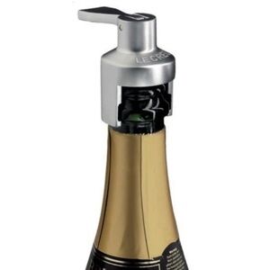 Le Creuset Sparkling Wine Opener Stopper Set Gift Boxed NWT